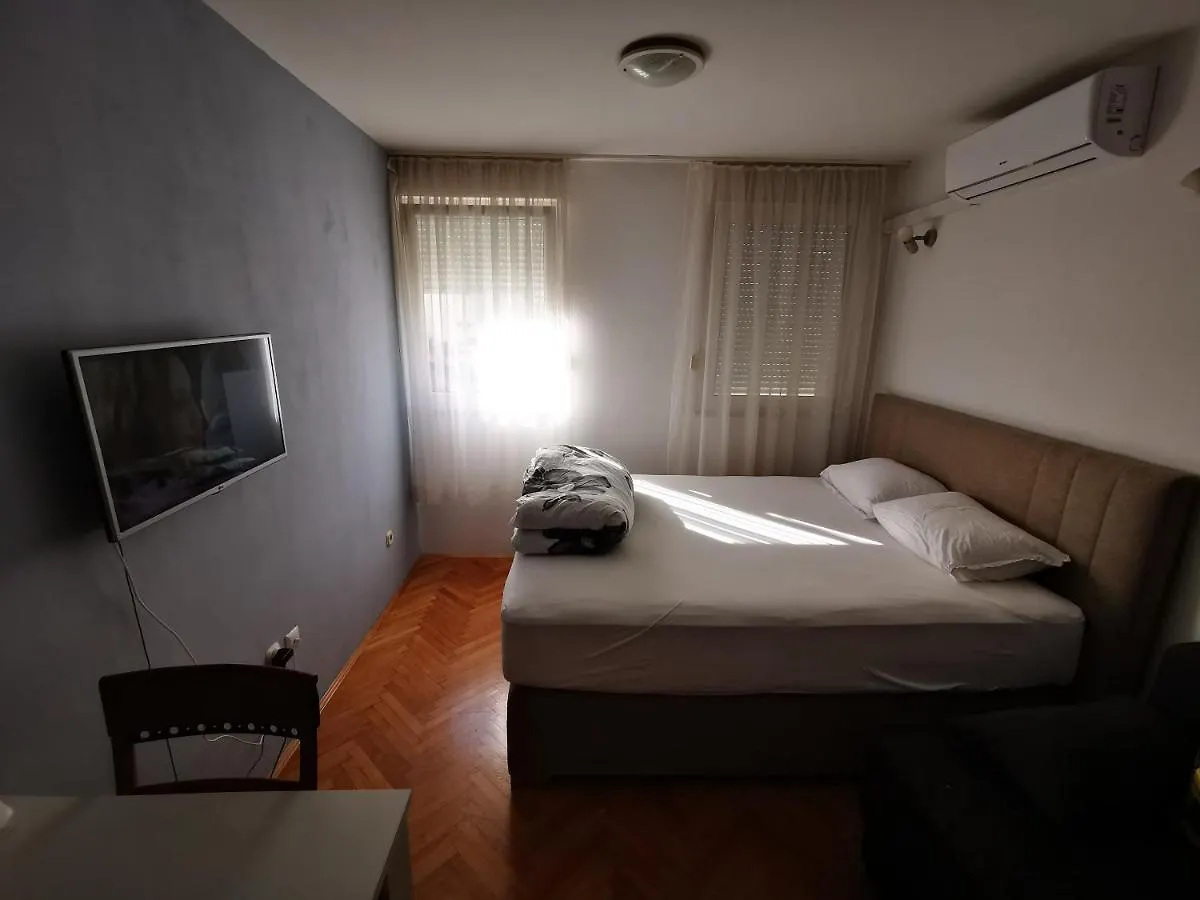 Studio Apartment Zen Split