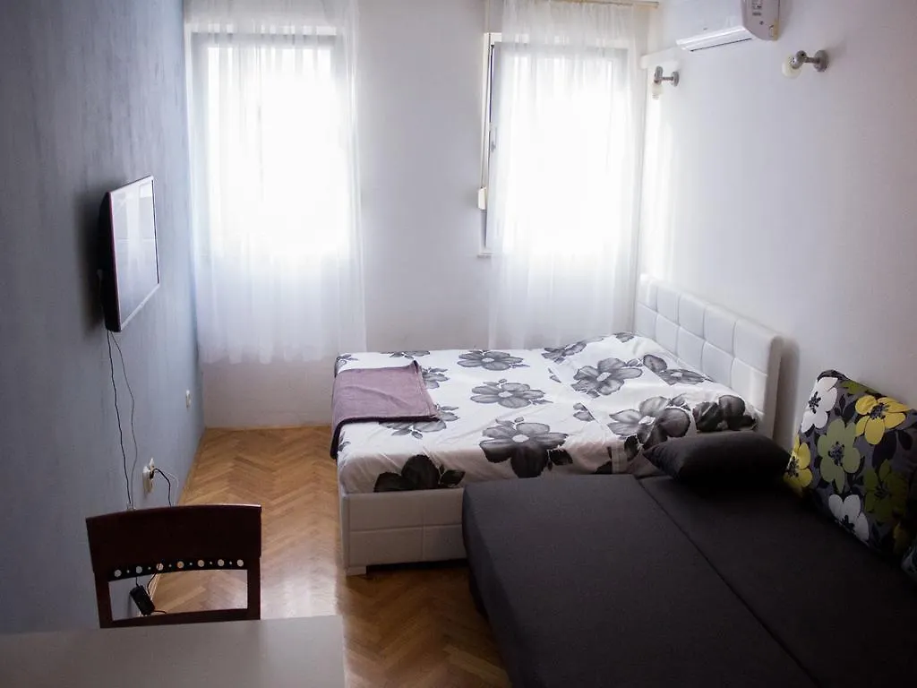 Studio Apartment Zen Split