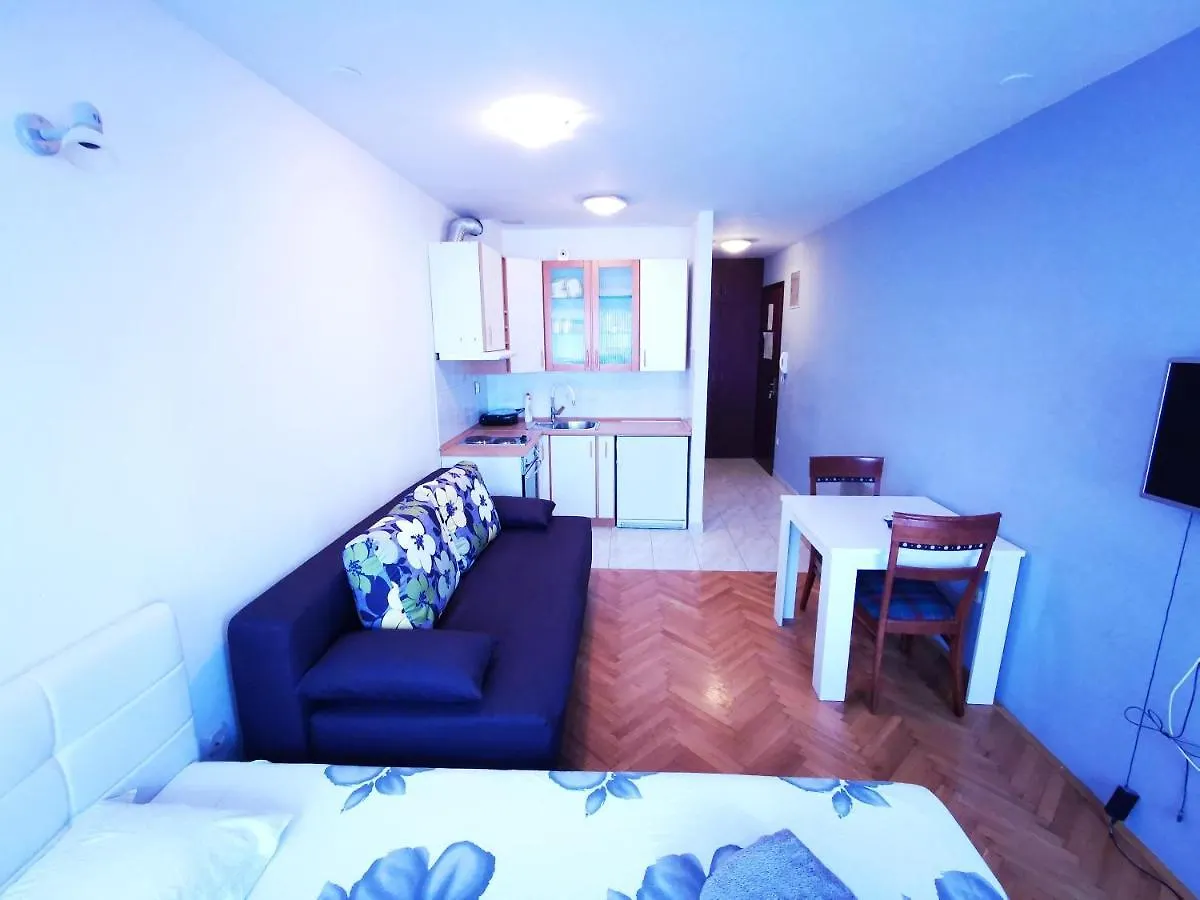 Studio Apartment Zen Split