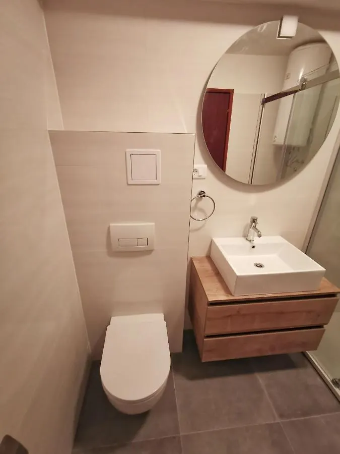 Studio Apartment Zen Split